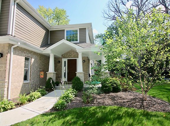 3rd image of 20131 Burr Oak Ln