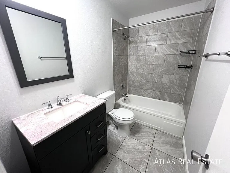 1016 Magnolia St #A — Photo 6