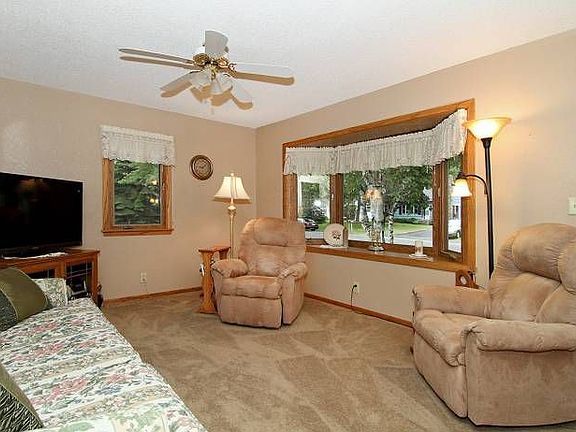 3rd image of 1689 Lois Dr