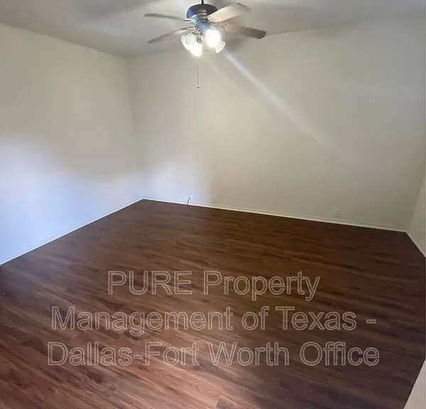 2734 Hyde Park Dr — Photo 15