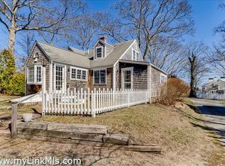 20 Harbor View Ln, Tisbury, MA 02568