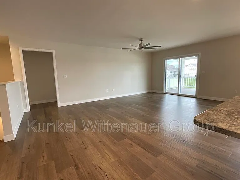 808 Applewood Creek Dr — Photo 5
