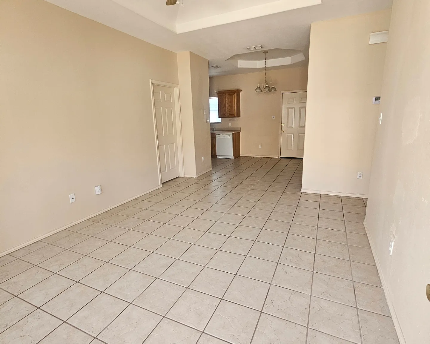 3 bed, 1120 sqft, $750 — Photo 2