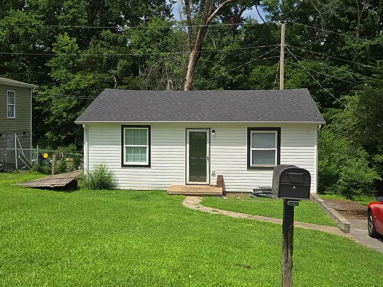 440 Shelby St — Photo 1