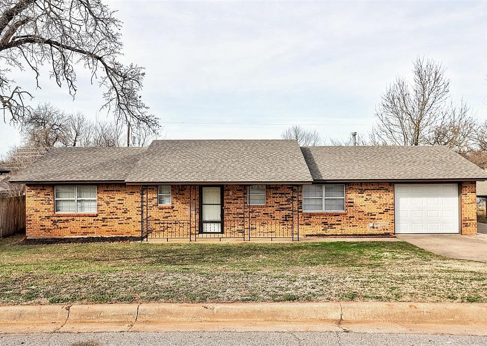 1st image of 3101 E Noble Dr