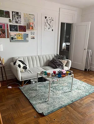 Rented by M.Grossman R.E. Management | media 1