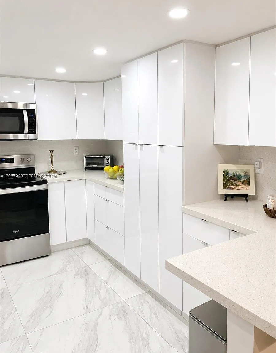 Doral Oaks Condo #1 — Photo 1