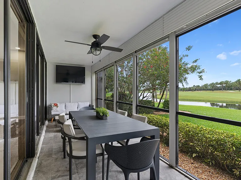 2435 Presidential Way #G — Photo 33