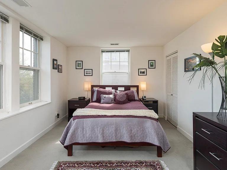 5330 Pershing Ave #502 — Photo 8