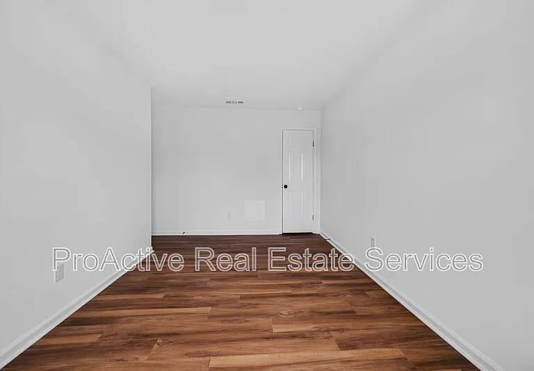 1031 Still Harbor Cir — Photo 17