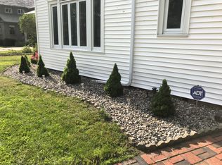 11 Suburban Rd, Worcester, MA 01602