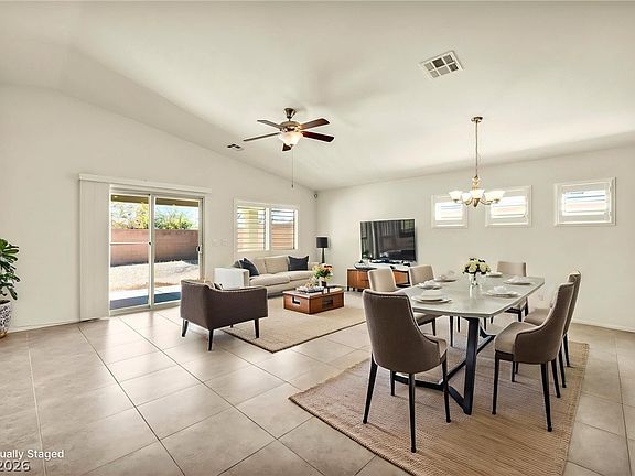 3rd image of 4548 Avery Rock St