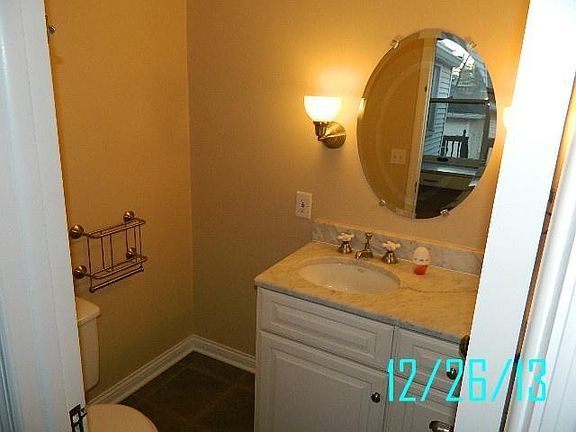 5th image of 305 Oakwood Ave