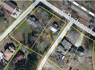 335 S Railroad Ave, Ridgeville, SC 29472