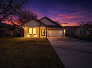 7712 Colton Dr, White Settlement, TX 76108