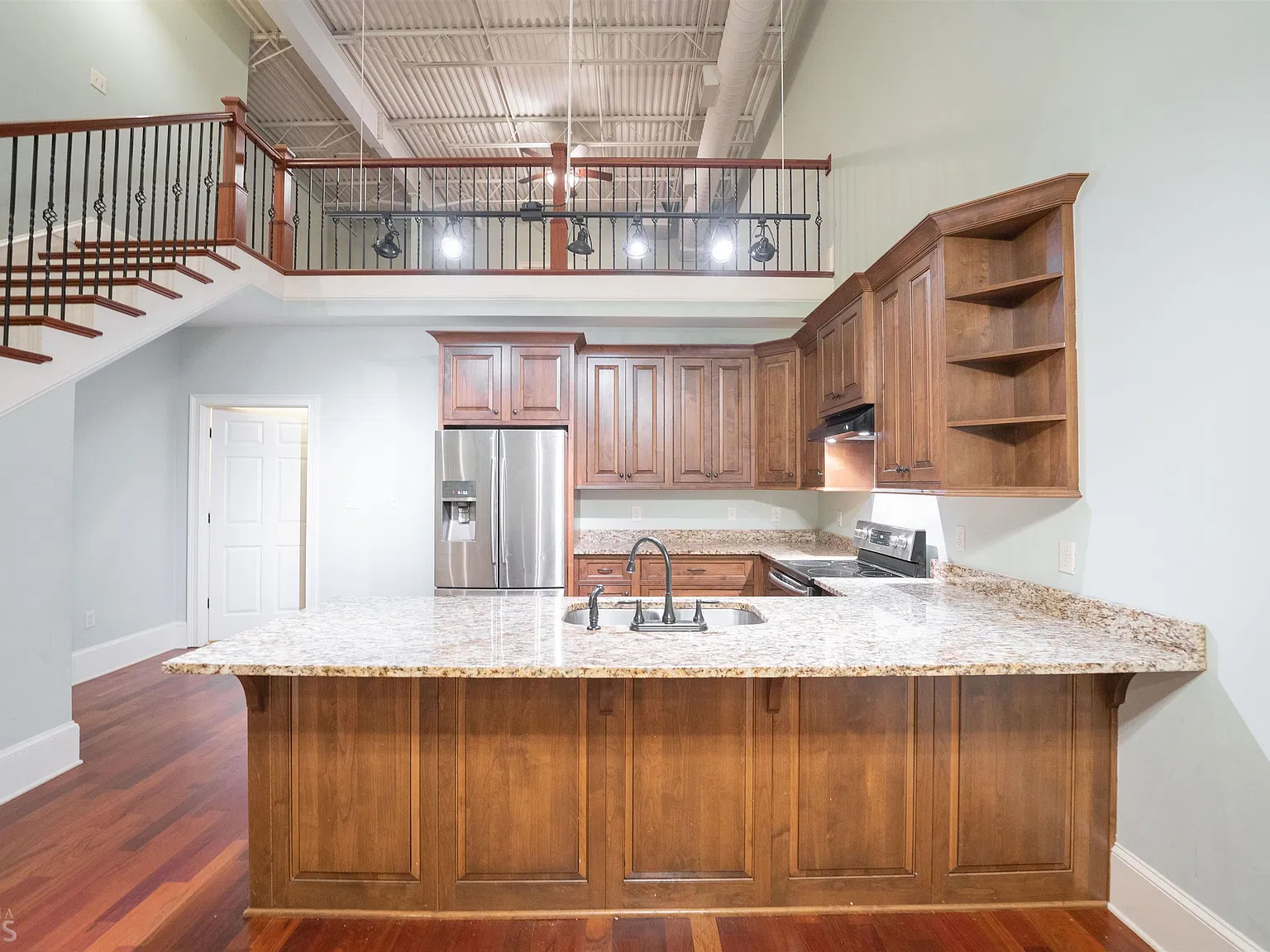 2 bed, 2.5 bath, 2182 sqft, $2,400 — Photo 3