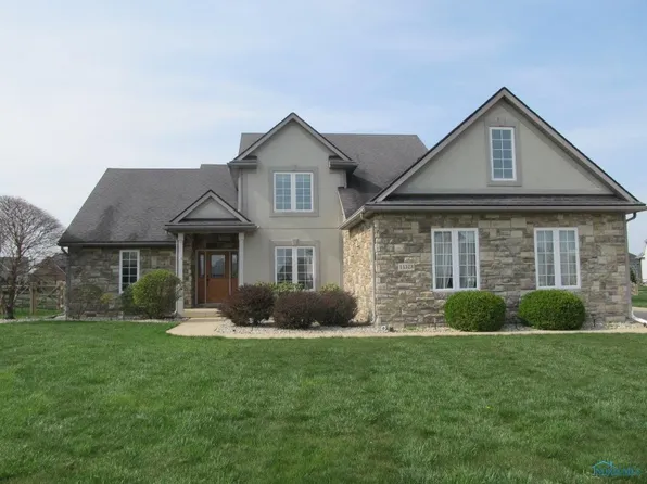 14573 Prairie Lake Dr, Perrysburg, OH 43551