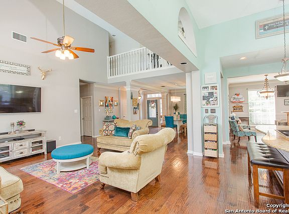 3rd image of 8211 Lynbrook Manor Dr