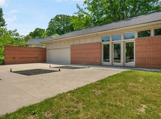 1475 Hillbrook Ave SE, North Canton, OH 44709