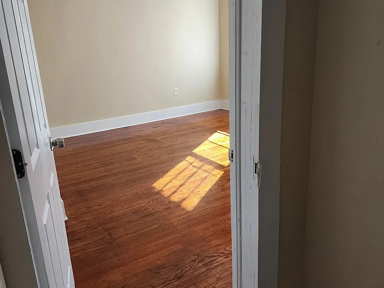 2725 Washington Ave — Photo 7