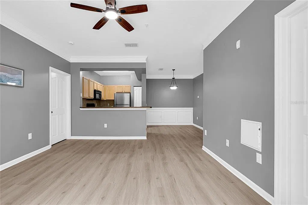 2 bed, 2.0 bath, 973 sqft, $1,600 — Photo 2