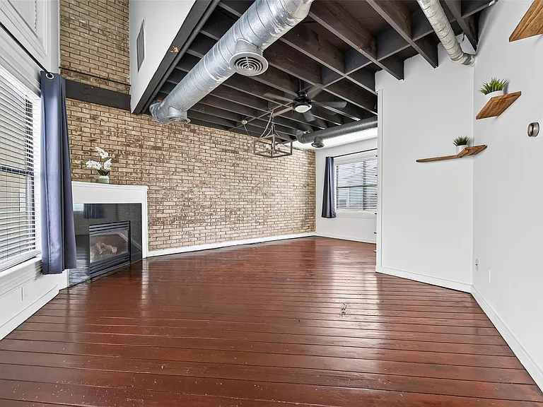 708 W Clay St — Photo 25