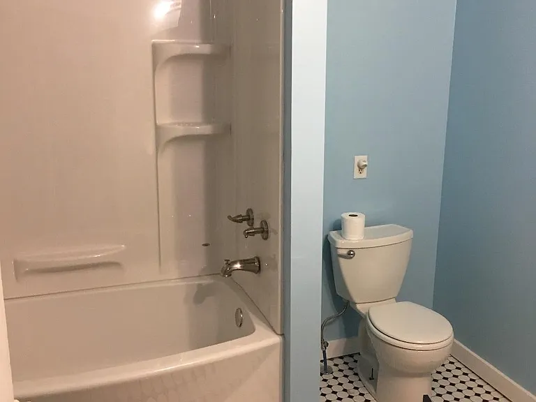 240 Highland Ave — Photo 20