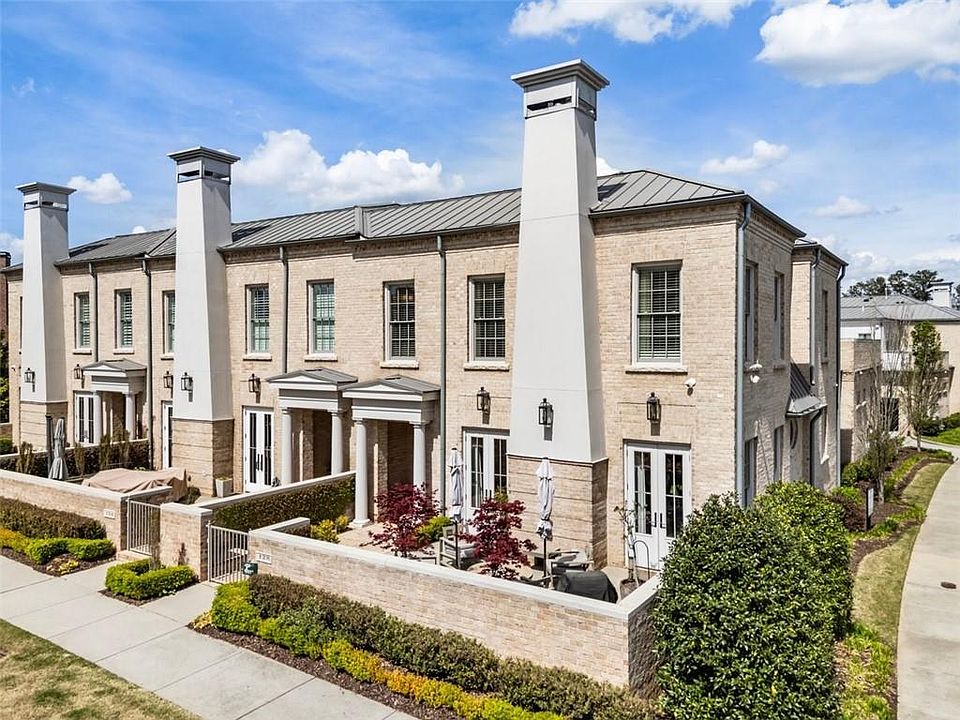 1st image of 128 Grand Cres