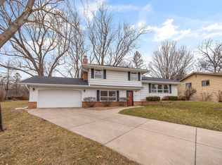 10628 Utica Rd, Bloomington, MN 55437