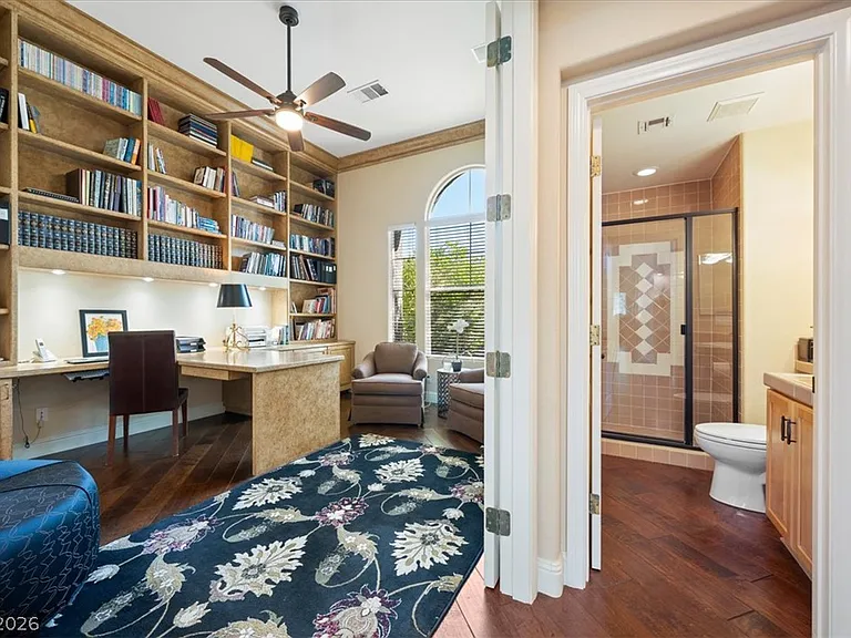 10000 Charlemont Dr — Photo 34