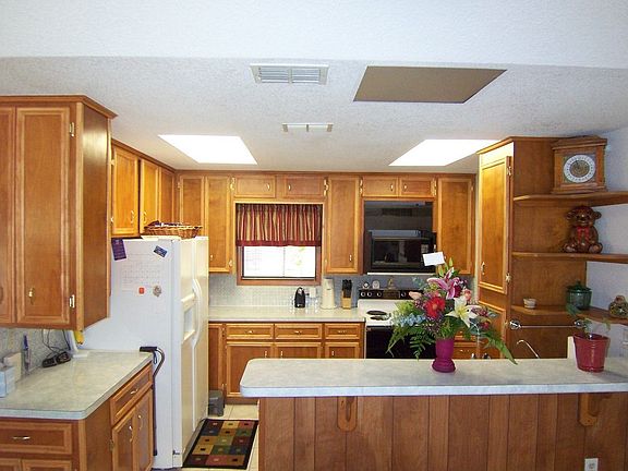 4th image of 1064 S Sunset Dr