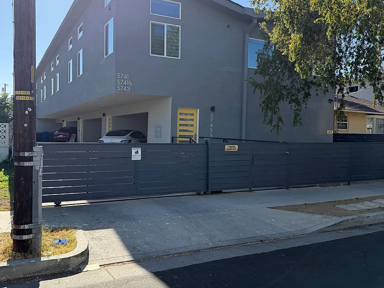 5743 Case Ave #5743 — Photo 11