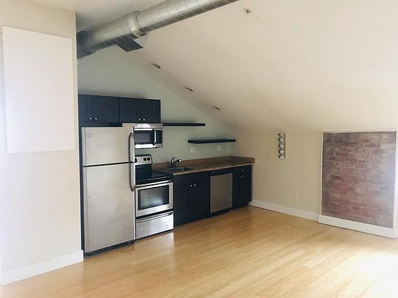 2nd image of 2733 Woodburn Ave Unit 401