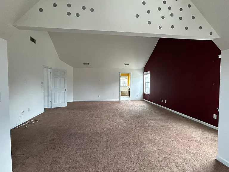 1040 Baltic Way — Photo 25