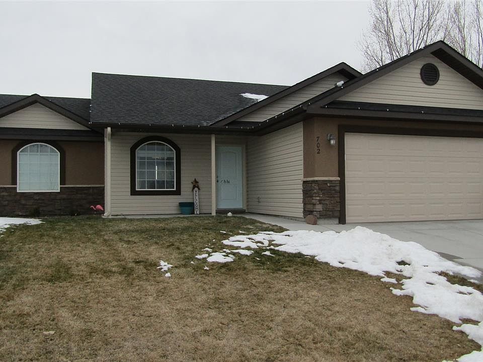 1st image of 702 Parkwood Dr