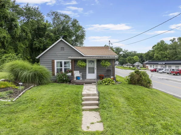 1001 4th St, Boonville, MO 65233