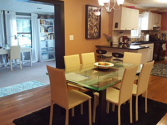 Open floor to Sunroom