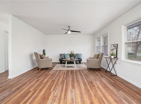 5th image of 4920 Hedges Ave