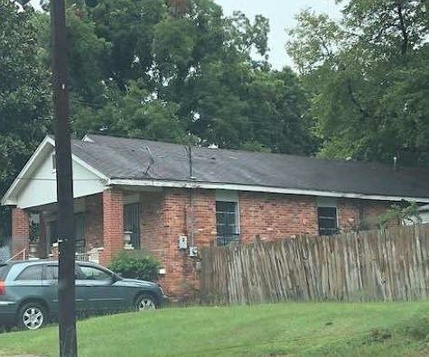 2nd image of 2323 Mill St