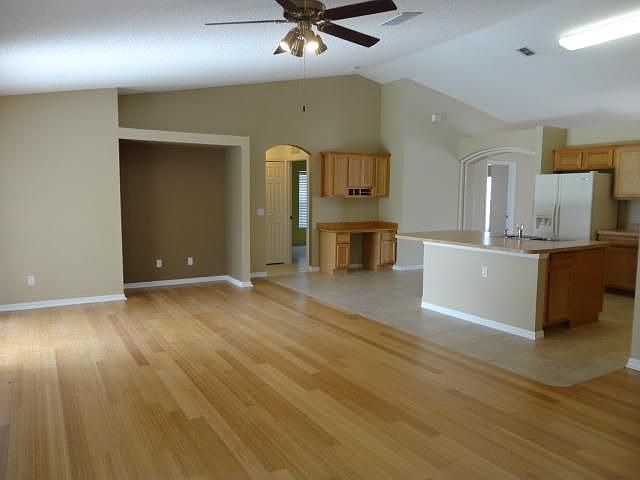 2nd image of 568 SW Ryan Ave