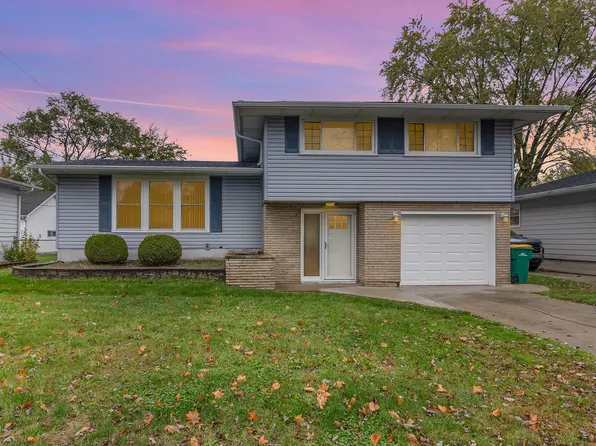 714 W 67th Ln, Merrillville, IN 46410