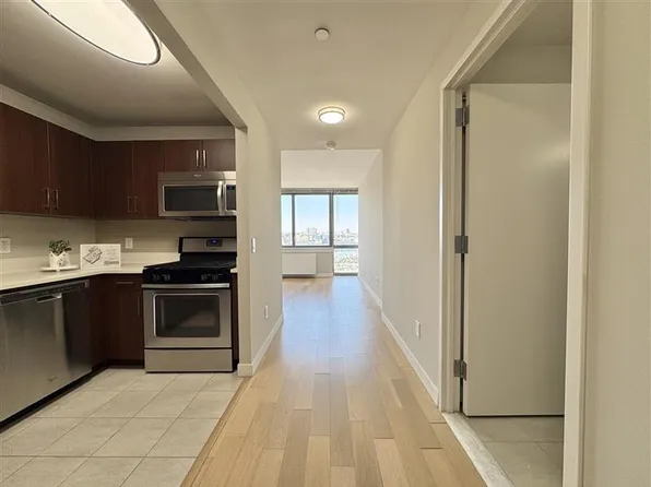 282 11th Avenue image 1 of 7