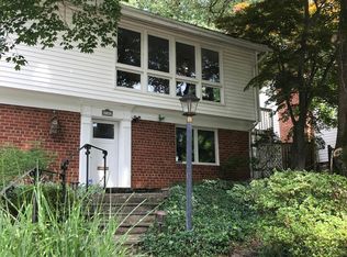 6303 Crathie Ln, Bethesda, MD 20816