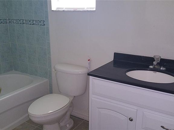 2nd image of 1725 SE 6th Ln