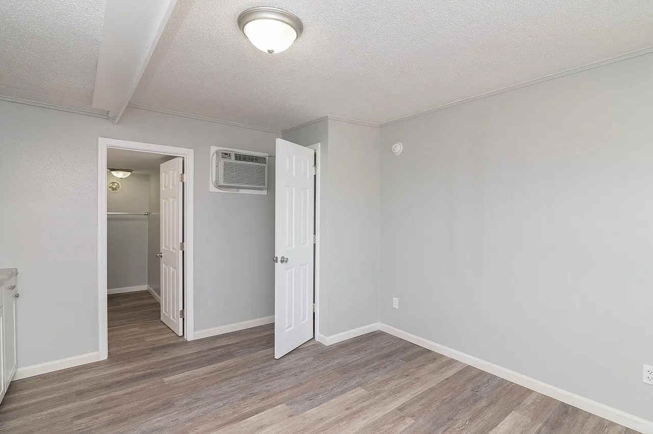 1518 East McCarty Street - 9 — Photo 3