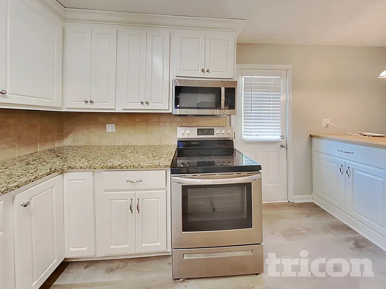 1182 Plunkett Way — Photo 7