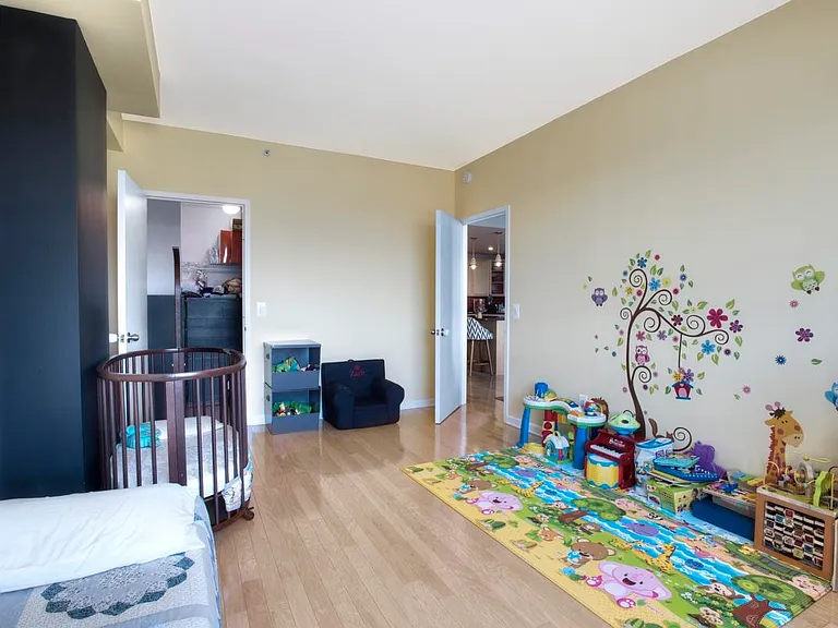 700 Grove St #12J — Photo 11