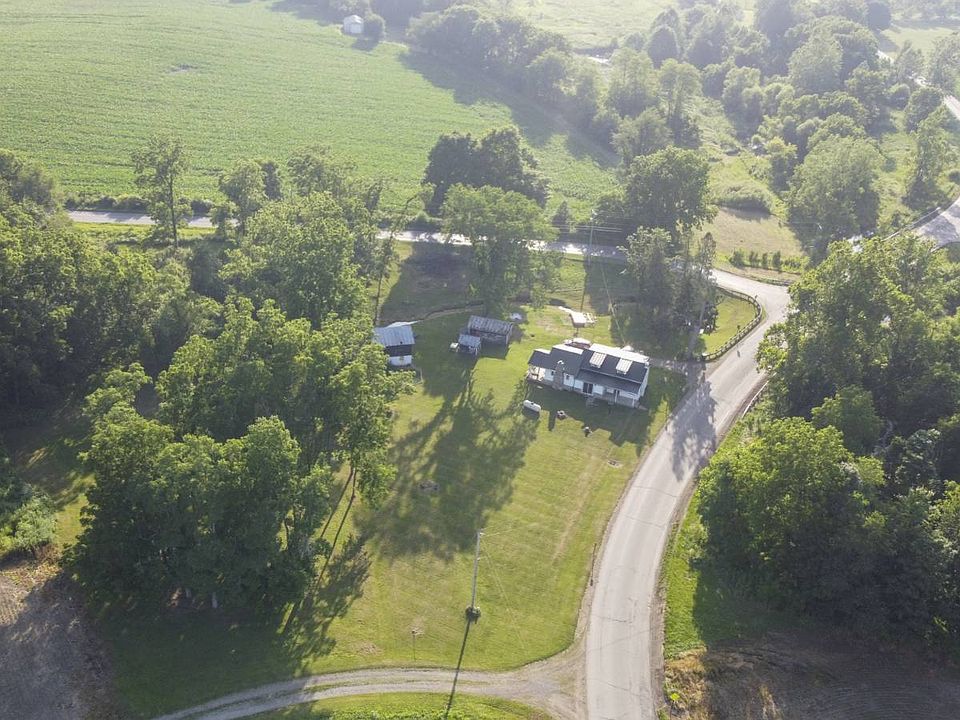 1st image of 20785 Waterford Rd