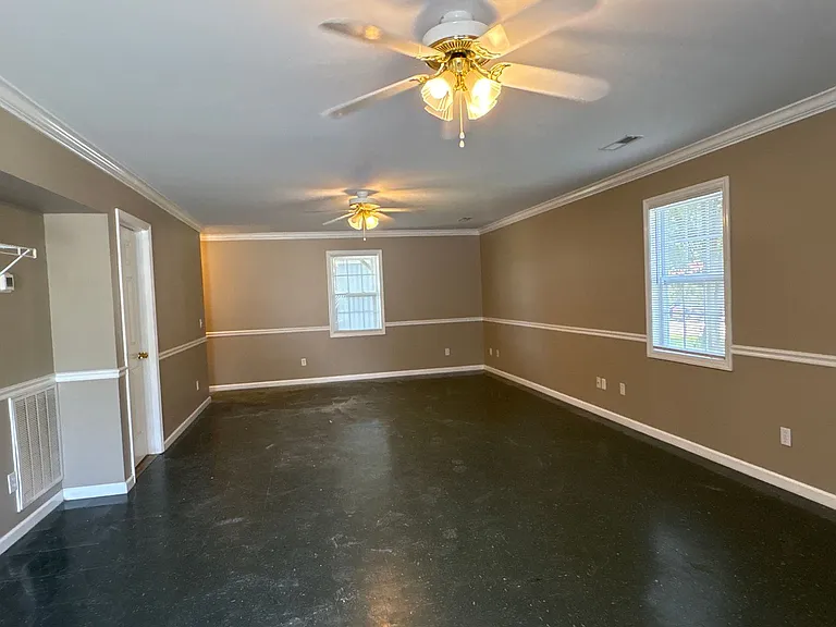 1200 S Spring St — Photo 15