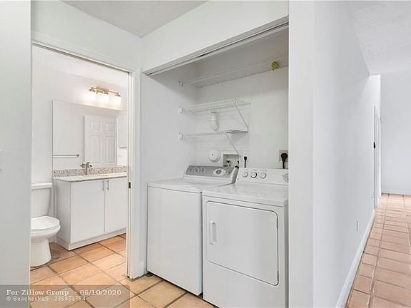 3rd image of 222 City View Dr